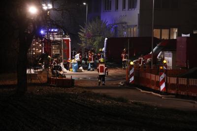 Gefahrgut Unfall bei Reinigungsarbeiten im Industriegebiet Wimsheim